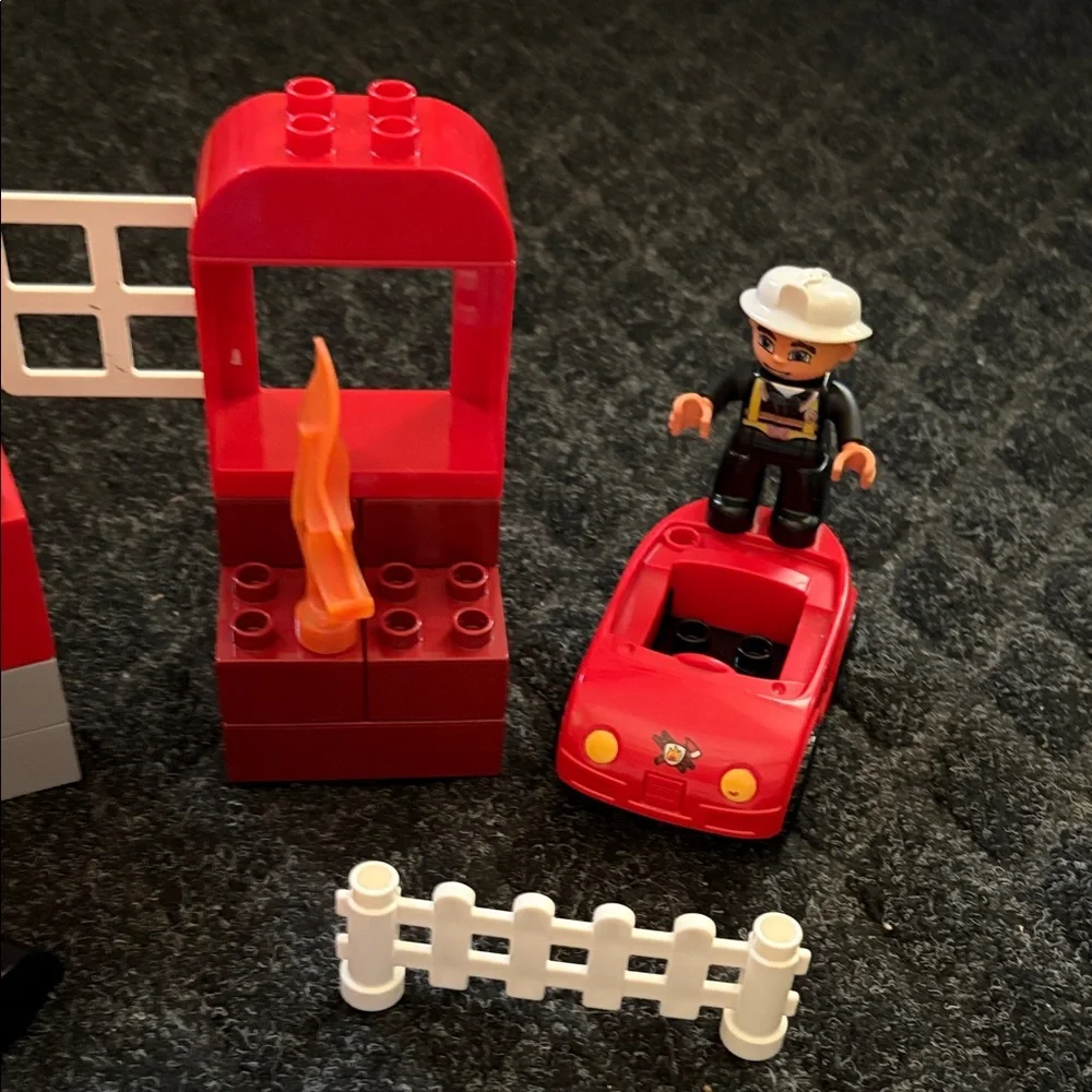 LEGO Duplo Fire Rescue Car And Firefighter Figure Plus Extra Blocks